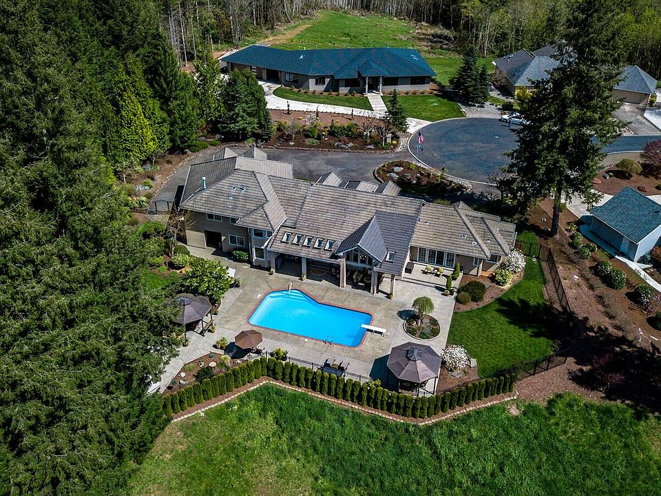 2nd image of 243 Alderwood Dr