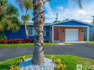 324 SE 10th St, Deerfield Beach, FL 33441