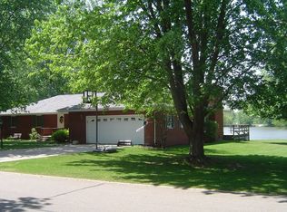 1804 Lake Shore Dr, Mahomet, IL