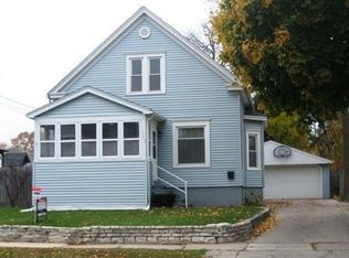 1112 68th St, Kenosha, WI 53143