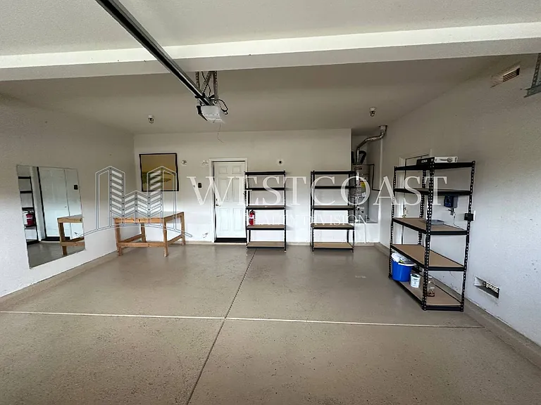 820 Silver Dr — Photo 3