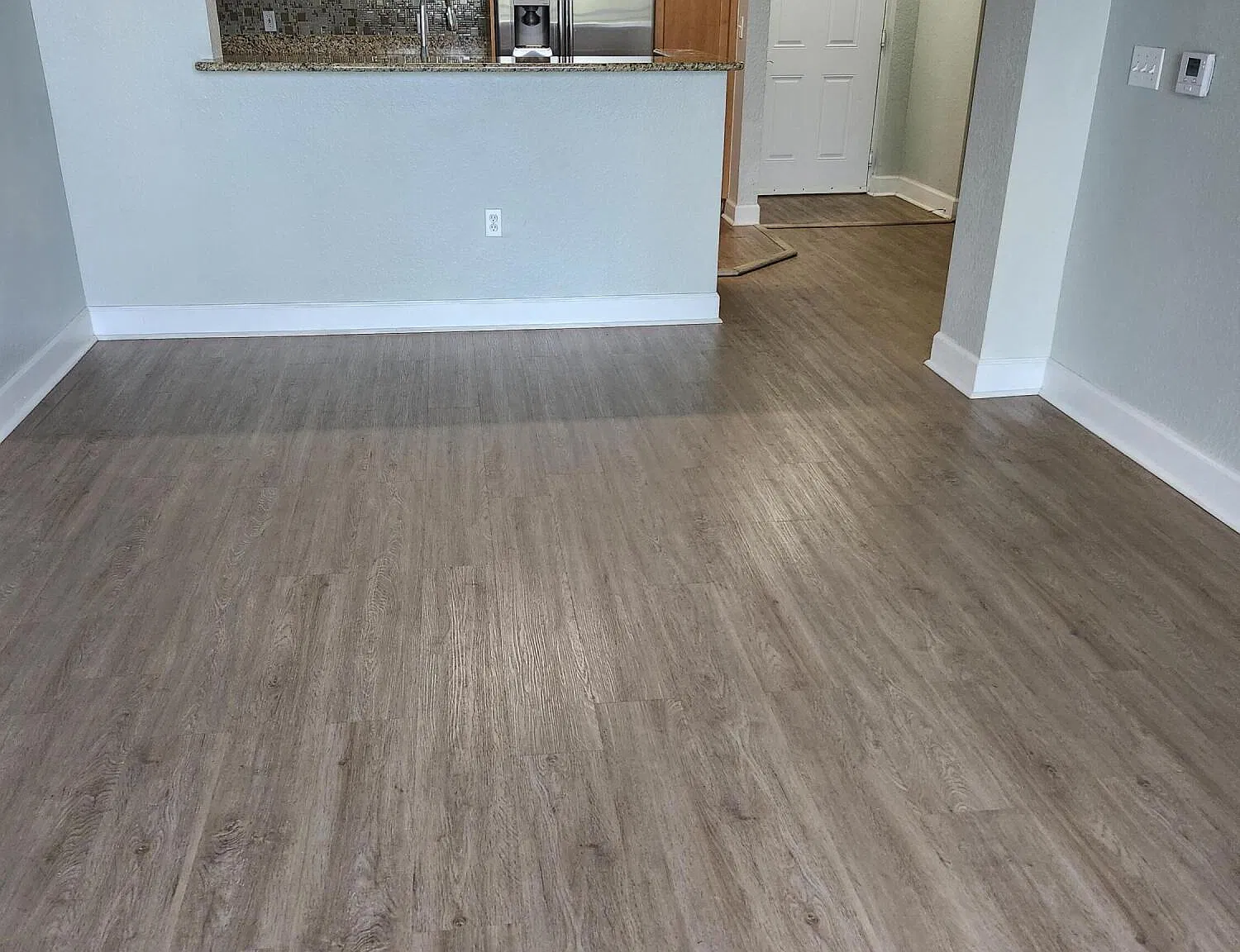 1 bed, 1.0 bath, 744 sqft, $1,900 — Photo 3