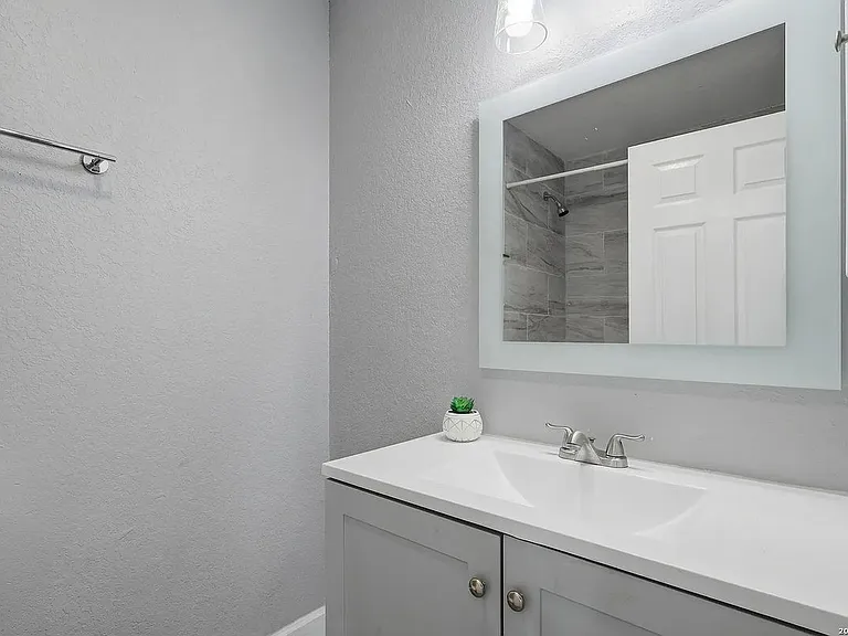 5122 Binz Engleman Rd — Photo 10