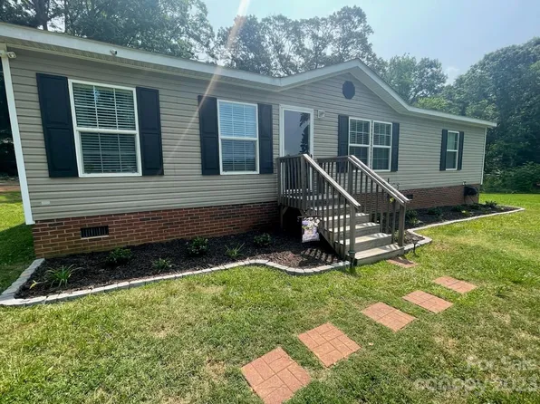 858 Wilmoth Rd, Clover, SC 29710