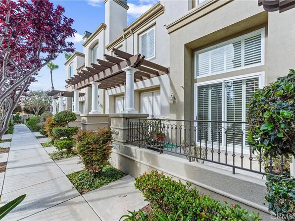 19277 Surfwave Dr, Huntington Beach, CA 92648