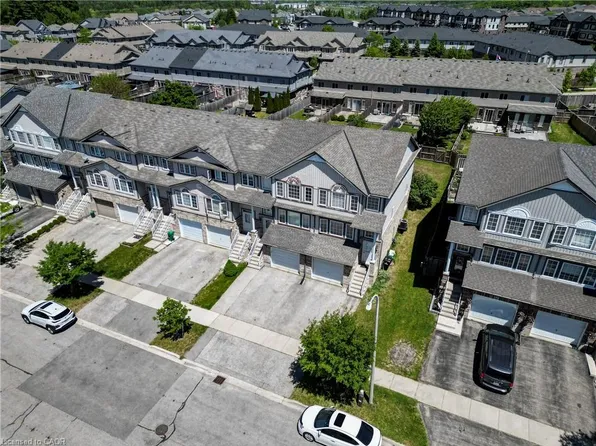 18 Madeleine St, Kitchener, ON N2R 1V5