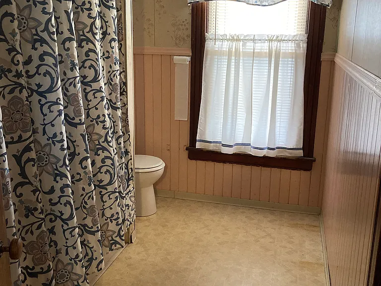 28 Petrie St #1 — Photo 15