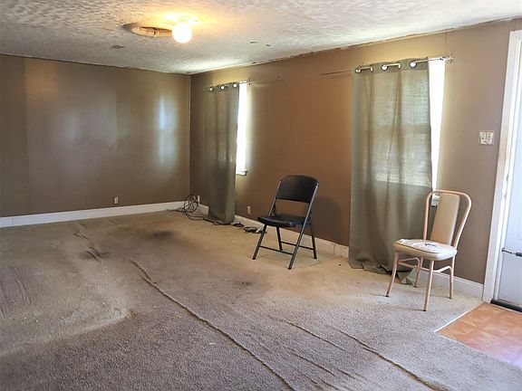 2nd image of 407 E Louisiana Ave