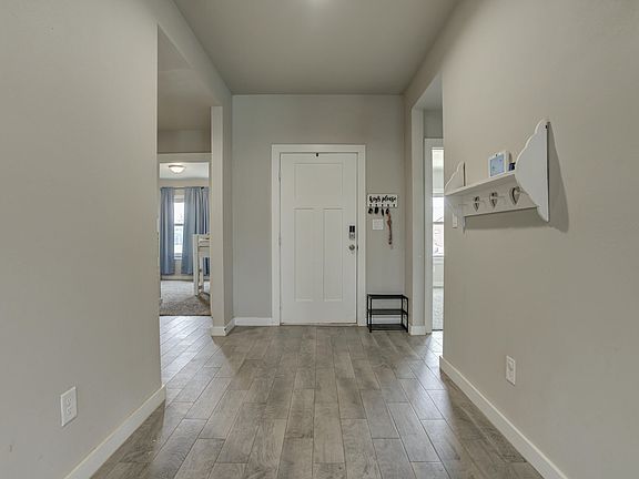 4th image of 404 Ranger St