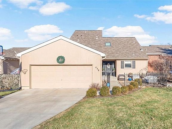 3rd image of 448 NE Point Dr