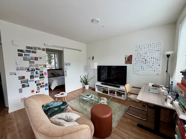 121 12th Ave E #307, Seattle, WA 98102