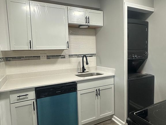 5th image of 1252 W 73rd St #L