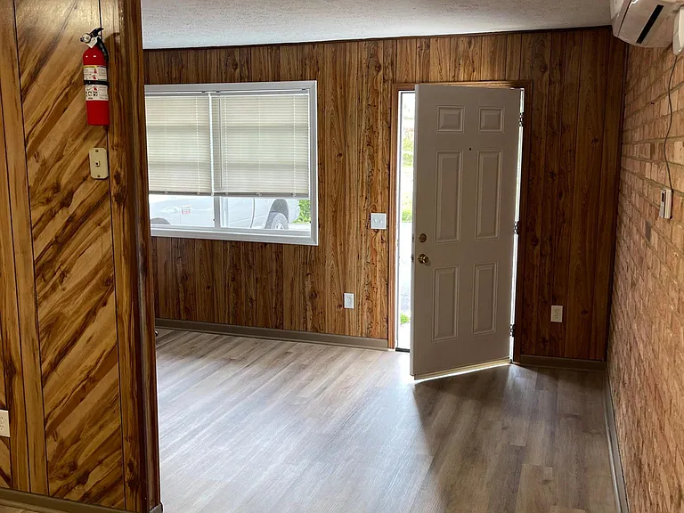 539 E Morgan St #B11 — Photo 4