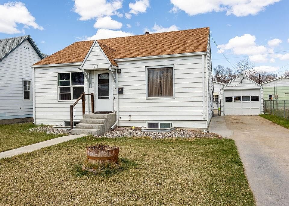 1st image of 819 Terry Ave
