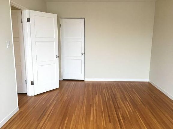 3rd image of 500 36th Ave APT 10