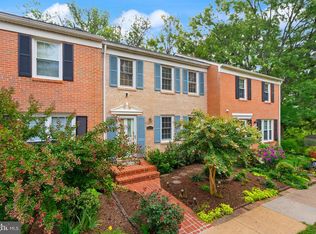 9507 Burdett Rd, Burke, VA 22015