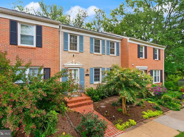 9507 Burdett Rd, Burke, VA 22015