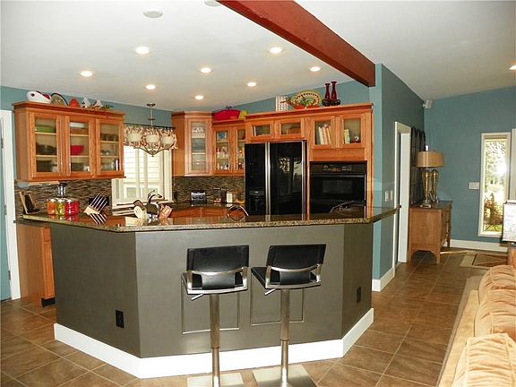 5th image of 2906 S 51st St W