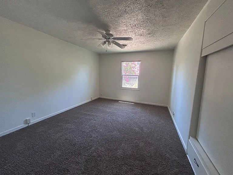 720 E Lassen Ave — Photo 14