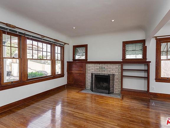 2nd image of 553 Neva Pl