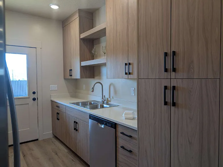 150 E 700 N #7 — Photo 15