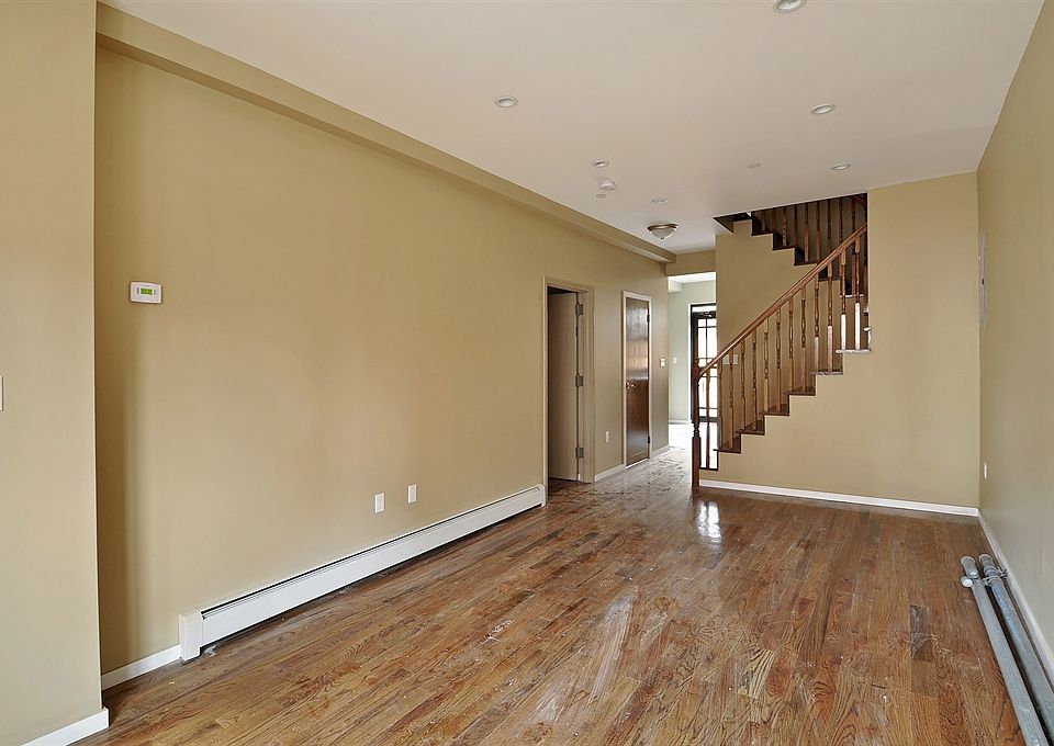 1st image of 639 Halsey St