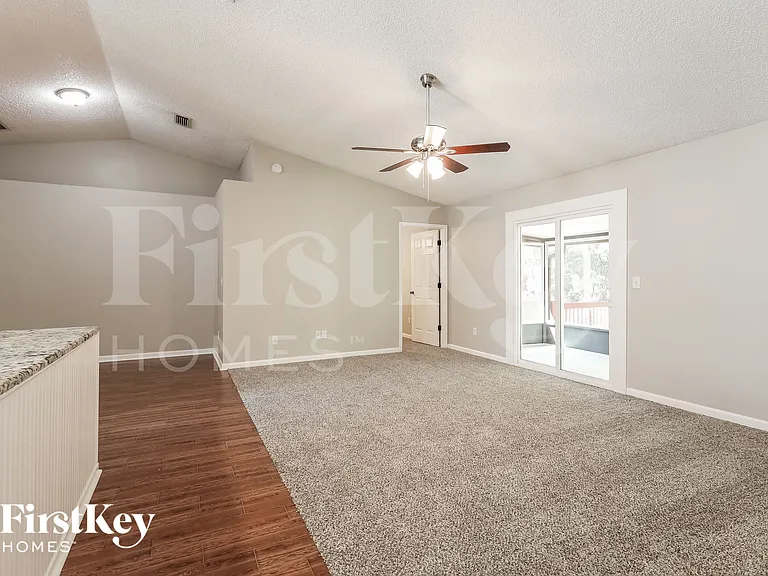 1598 Twin Oak Dr — Photo 4