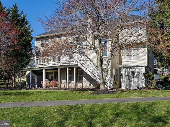 3rd image of 43753 Welty Ct