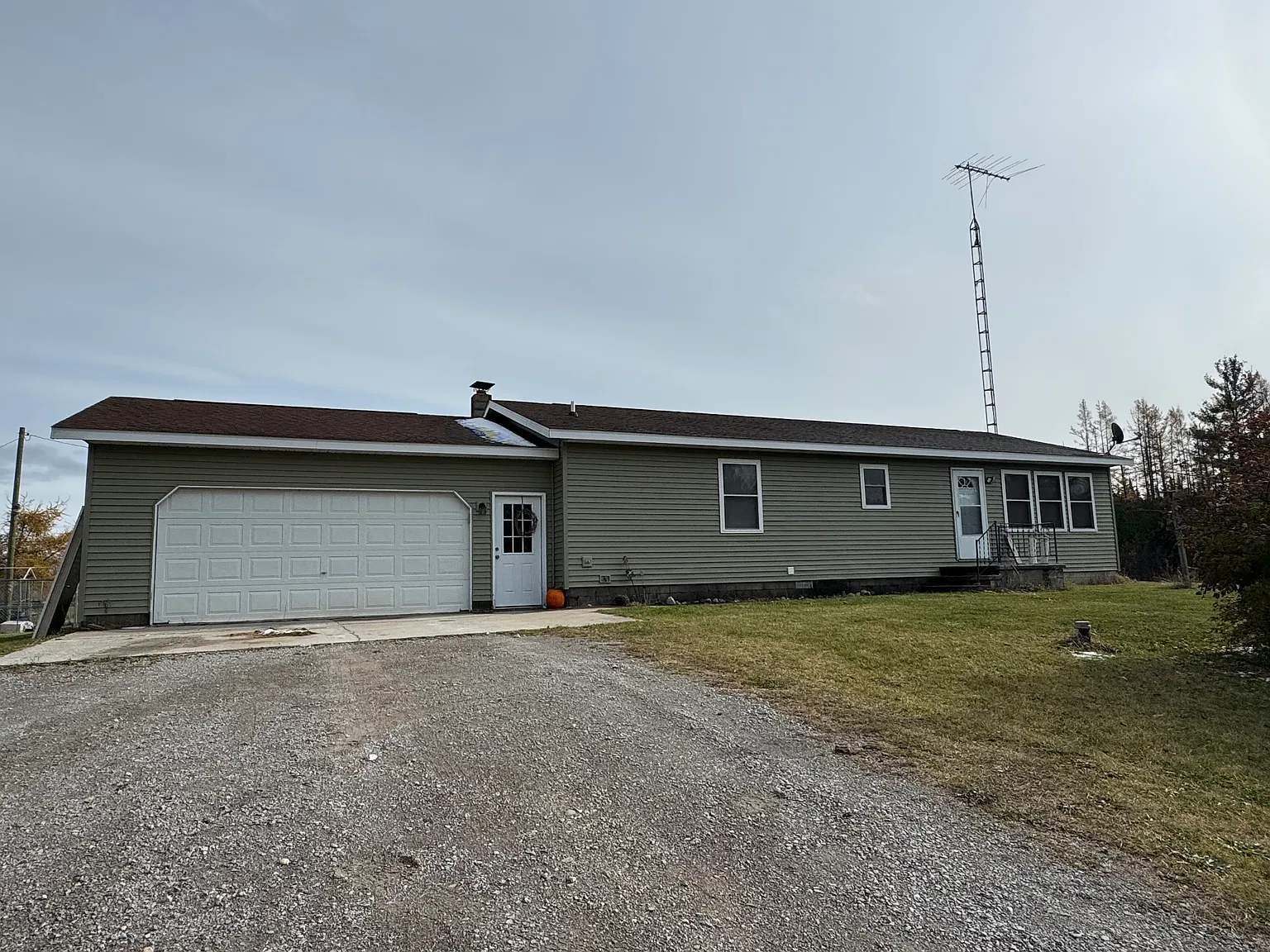 Indian Reserve Rental — Photo 1
