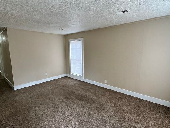 2nd image of 822 Eyers Rd