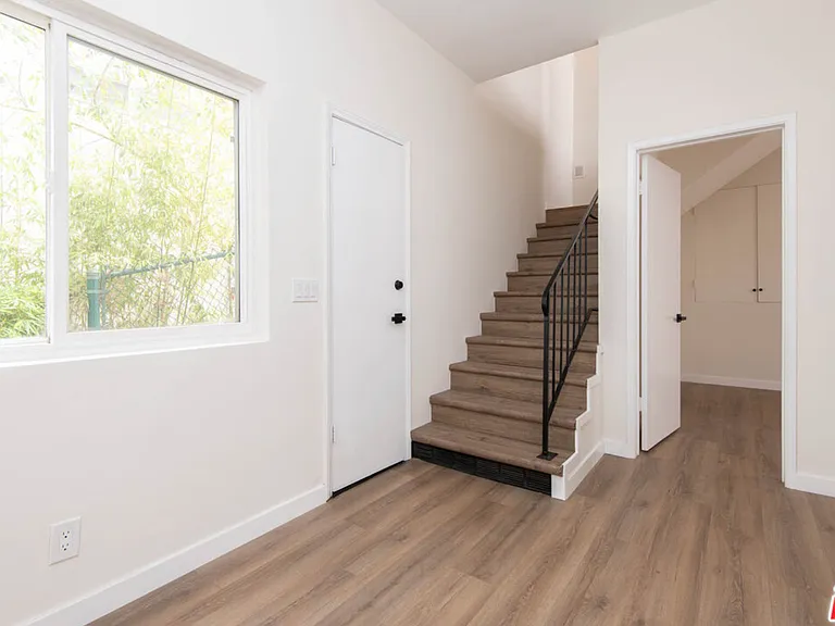 2819 Pacific View Trl — Photo 12