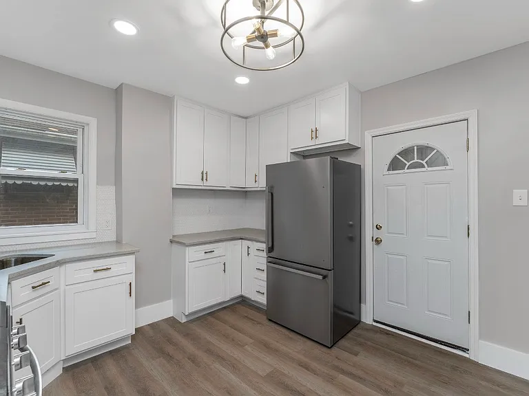 3711 Oak Hill Ave — Photo 7