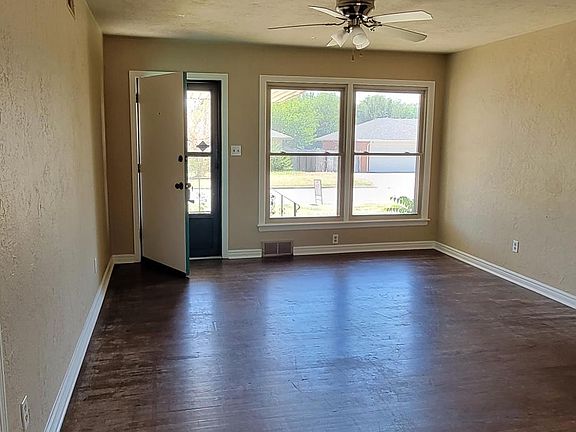 3rd image of 1610 NW 26th St