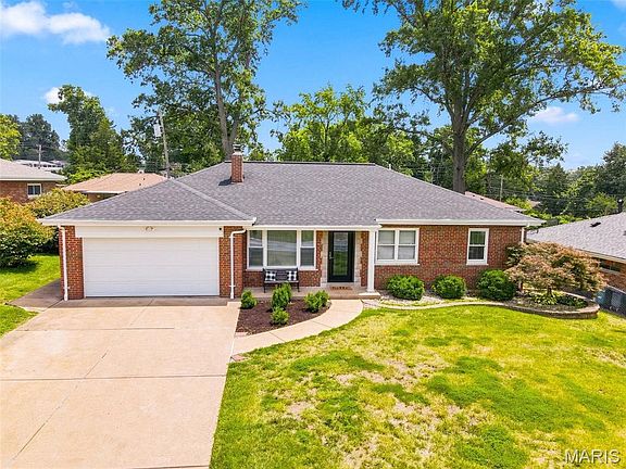 2nd image of 9944 Knollshire Dr