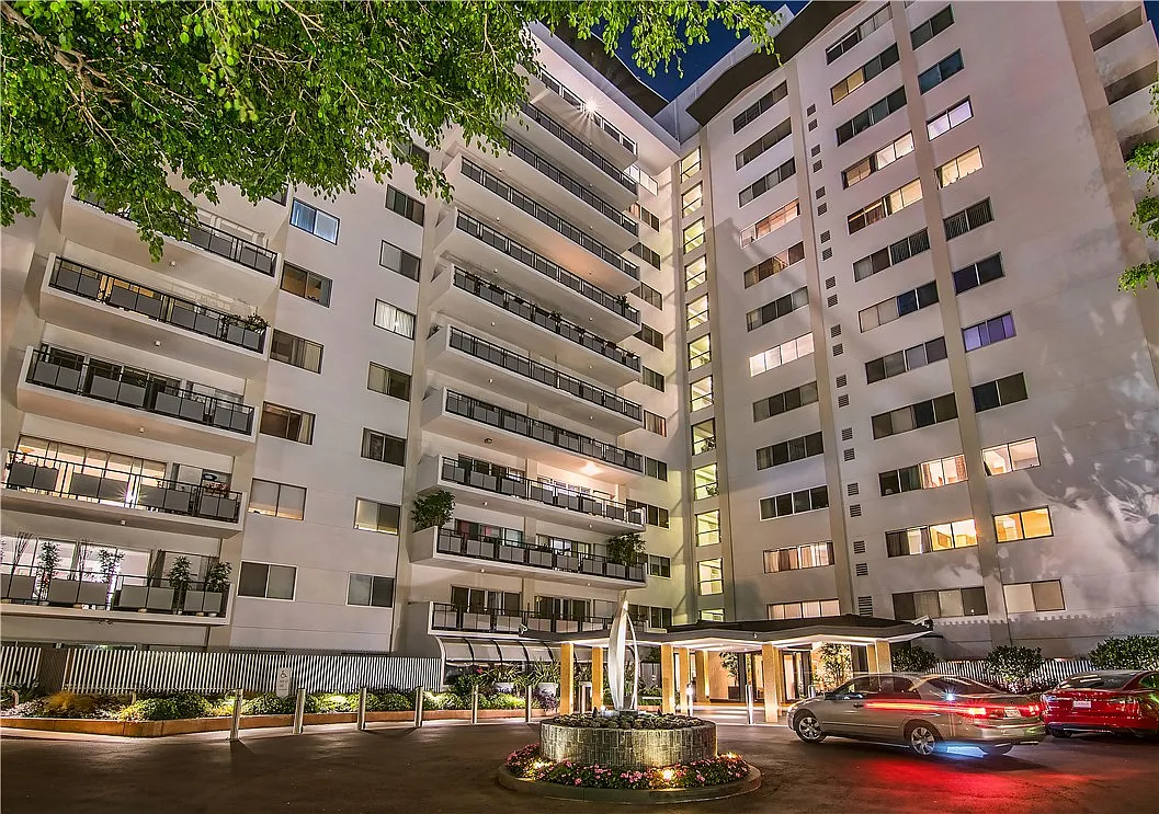 1 bed, 798 sqft, $6,250 — Photo 1