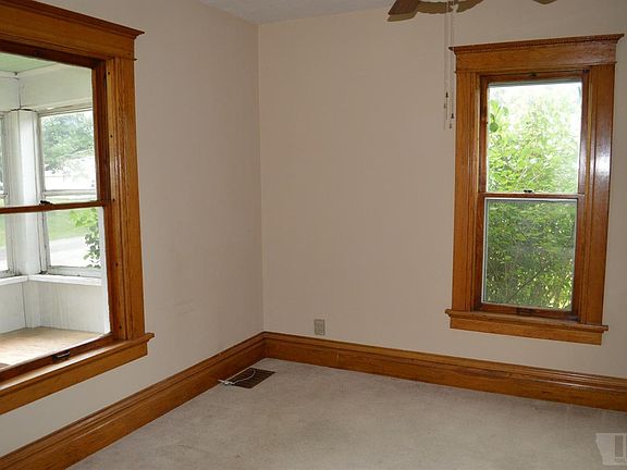 5th image of 721 S Mather St