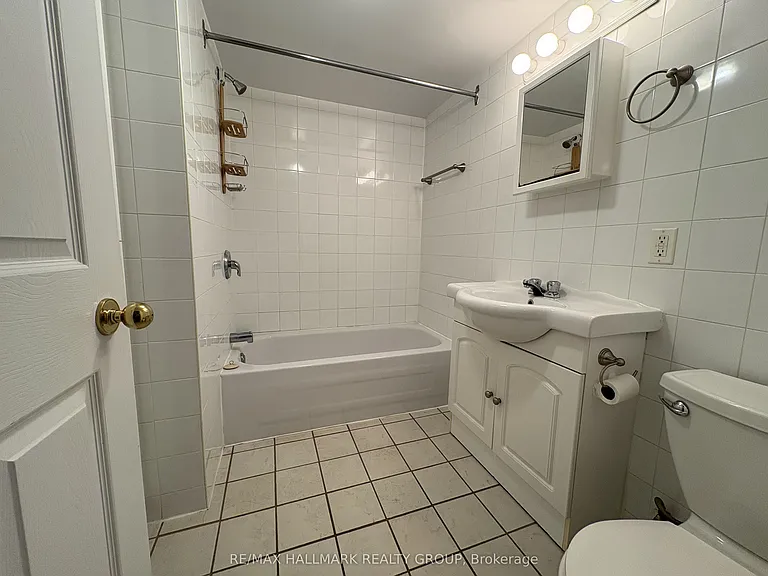 238 Cumberland St — Photo 10