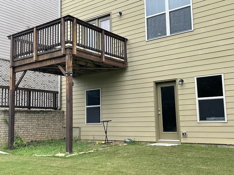 2415 Matlin Way — Photo 32