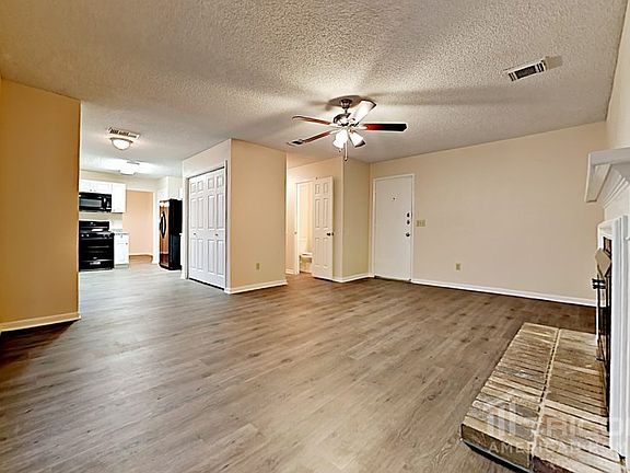 4th image of 4016 Ashwood Dr