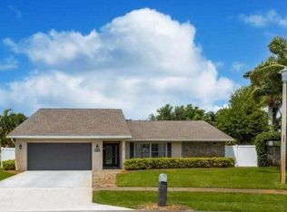 2599 W Carandis Rd, West Palm Beach, FL 33406
