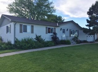 811 Airport Rd, Harvard, NE 68944