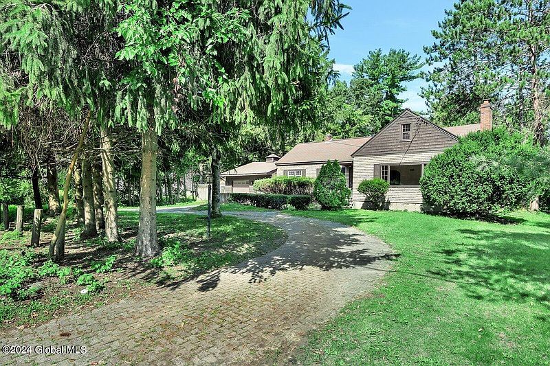 2nd image of 359 Ferris Road
