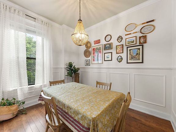 4th image of 2837 N Cambridge Ave #2