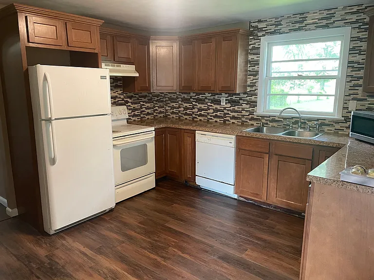 4035 Addison Ln — Photo 3