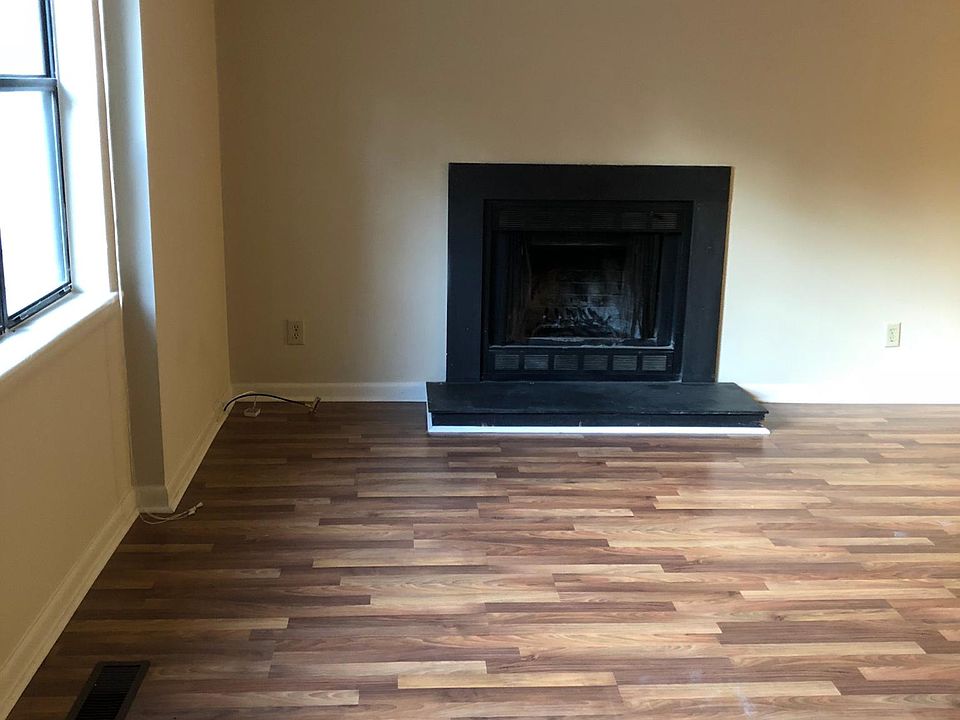 Fireplace (living room)