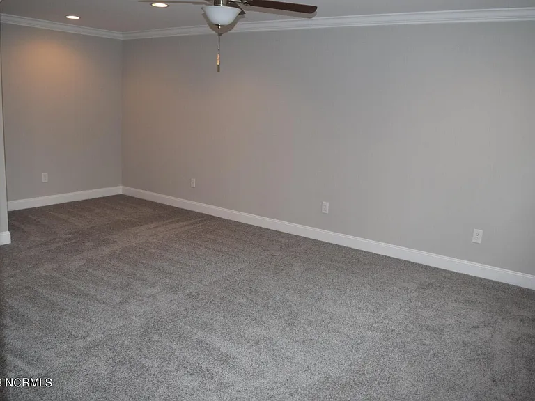 829 Blue Bird Dr — Photo 9