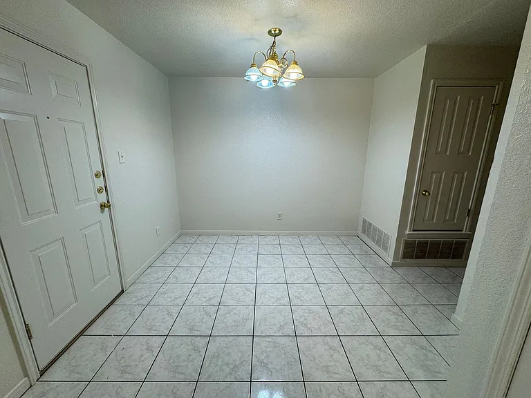 3205 Dannen Ct — Photo 7