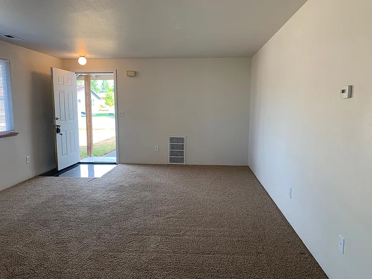 2431 Spruce Rd #B — Photo 4