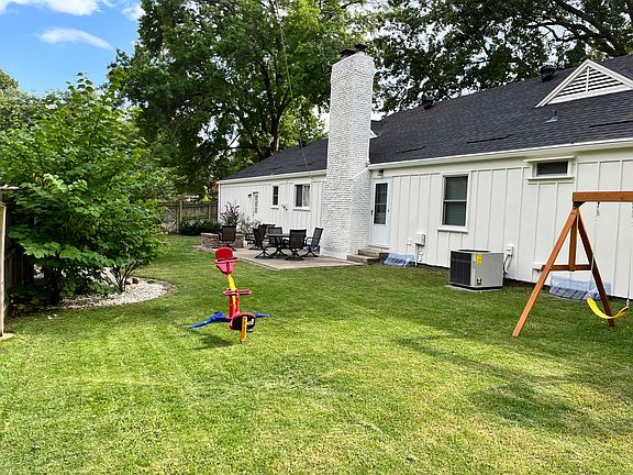 4th image of 4933 Howe Dr