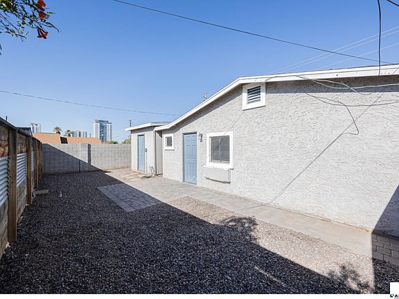 4th image of 1026 E Pierce St APT B